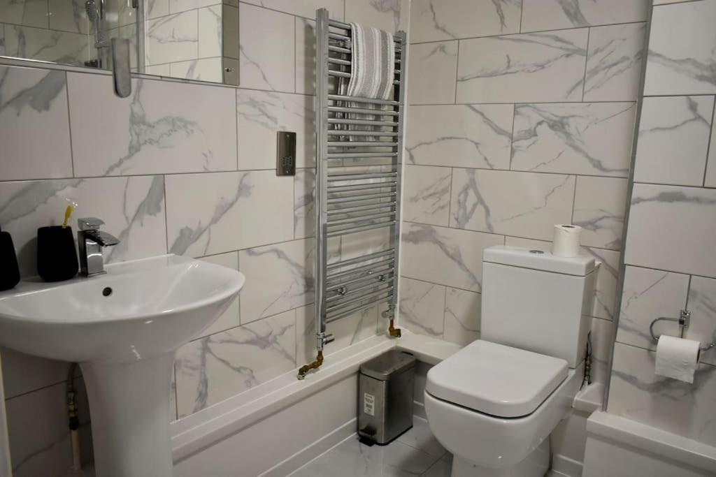 Tottenham Hotspurs Stays At The Gascoigne Suite London Exterior foto